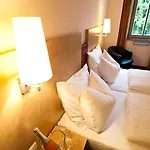 Amalienburg - Boutique & Boarding 3* München
